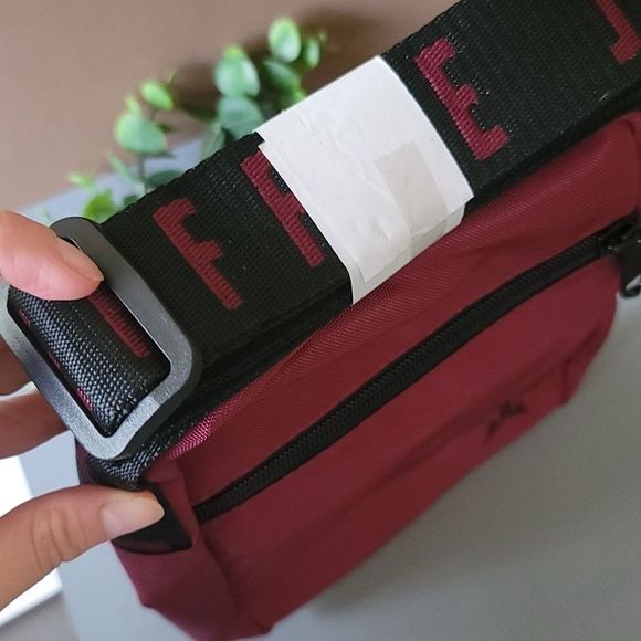 Jeffree Star Cosmetics * Burgundy Side Bag * Limited Edition * Valentine's 2020 - Picture 3 of 6